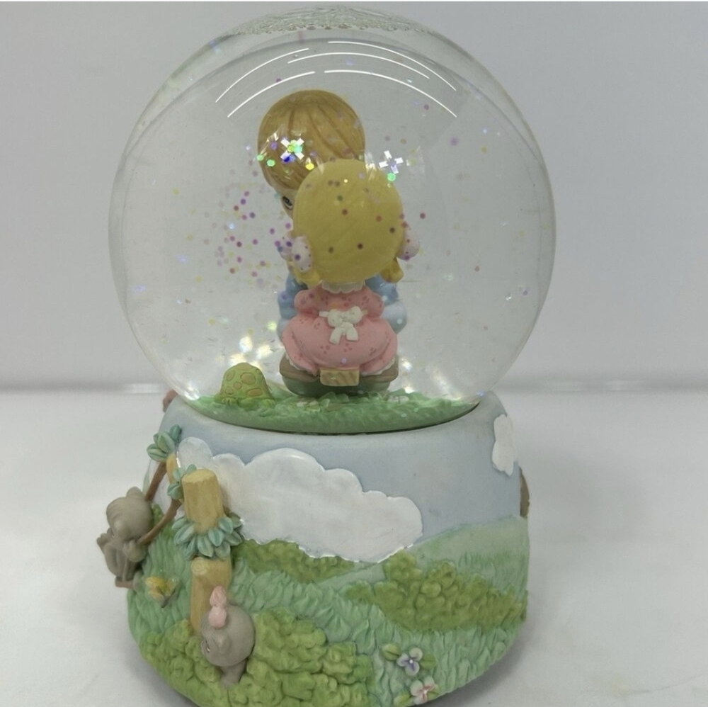 Precious Moments While Walking In The Park One Day Musical Snow Globe 5.5" Tall - Picture 9 of 10